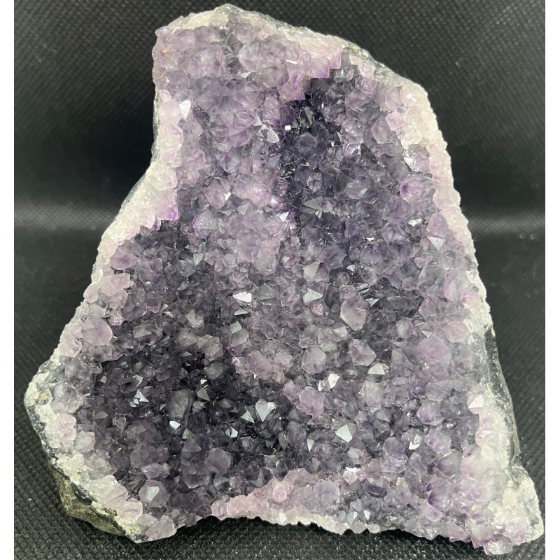 Druse d’Améthyste – 674 g – Origine Uruguay Druse d’Améthyste – 674 g – Origine Uruguay