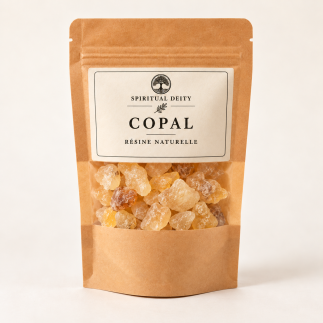 Sachet de résine de copal en grains aux teintes dorées.